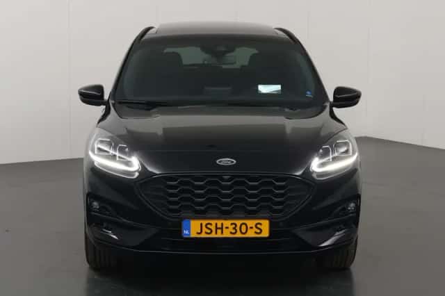 Ford Kuga (2023) thumbnail 3