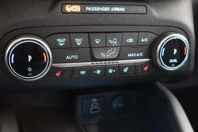 Ford Kuga (2023) thumbnail 25