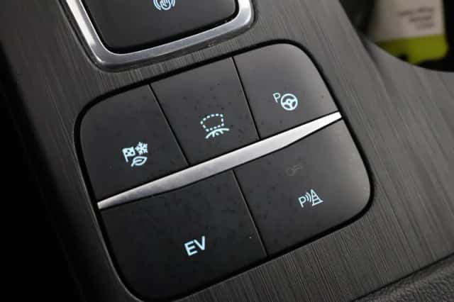 Ford Kuga (2023) thumbnail 26