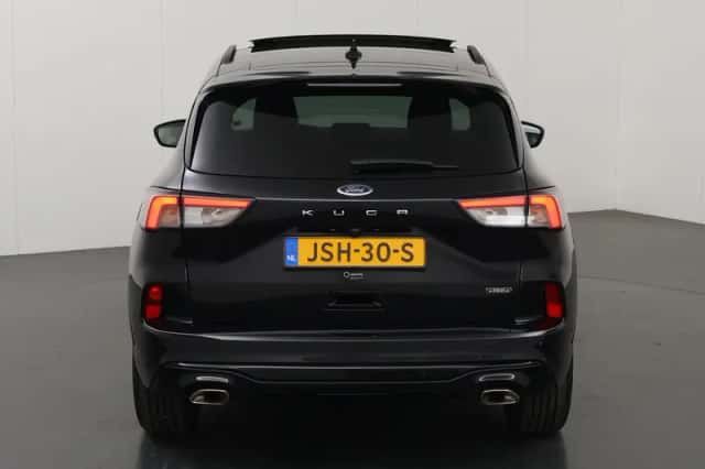 Ford Kuga (2023) thumbnail 4