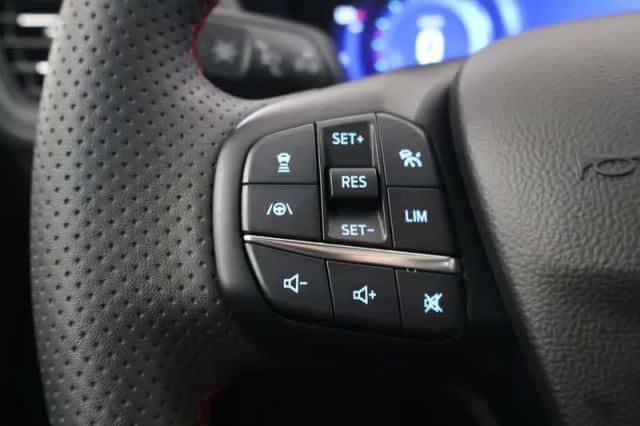 Ford Kuga (2023) thumbnail 33