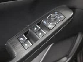 Ford Kuga (2023) thumbnail 36
