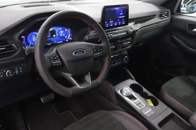 Ford Kuga (2023) thumbnail 7