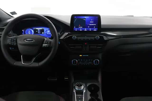 Ford Kuga (2023) thumbnail 8