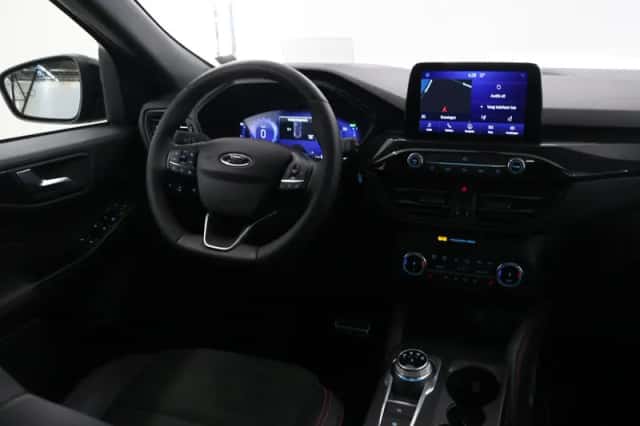 Ford Kuga (2023) thumbnail 9