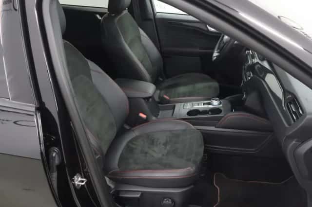 Ford Kuga (2023) thumbnail 10