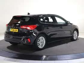Ford Focus (2021) thumbnail 2