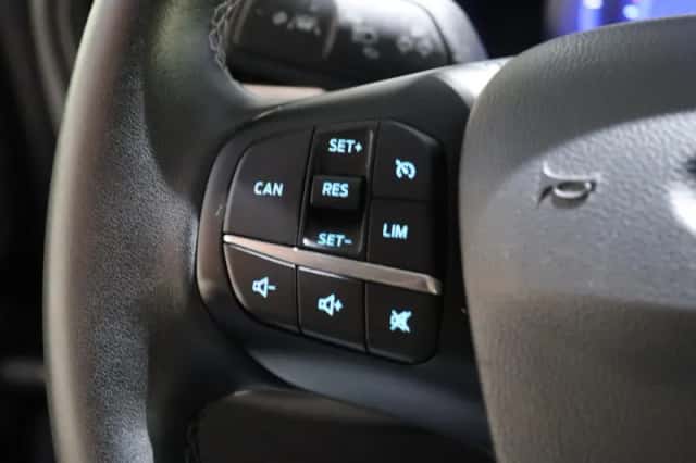 Ford Focus (2021) thumbnail 13
