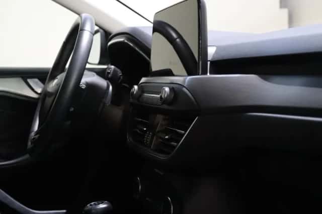 Ford Focus (2021) thumbnail 26