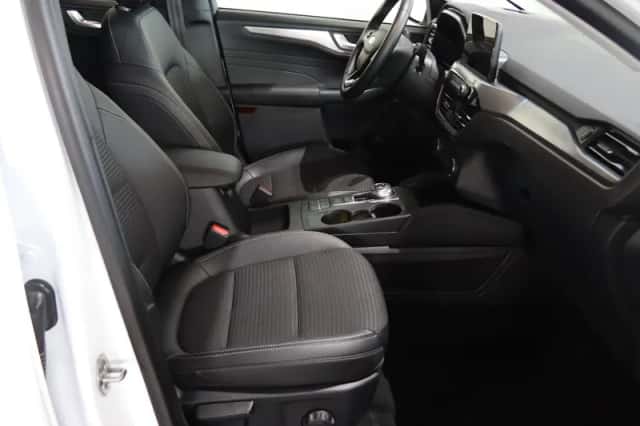 Ford Kuga (2022) thumbnail 8