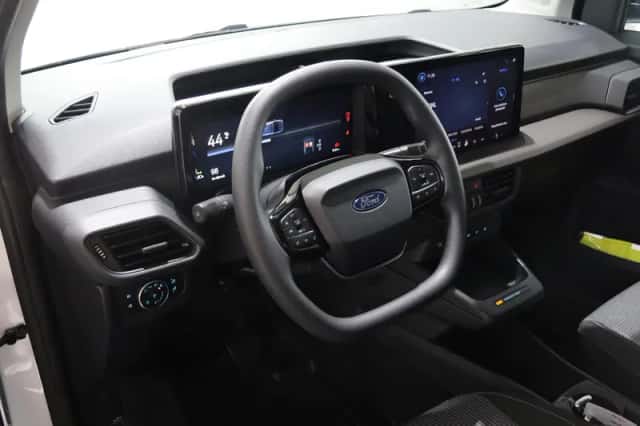 Ford E-Transit Courier (2026) thumbnail 12