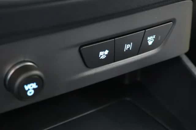 Ford E-Transit Courier (2026) thumbnail 16