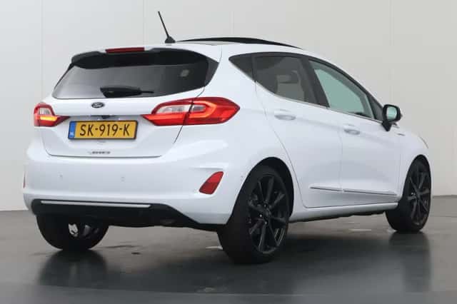 Ford Fiesta (2018) thumbnail 2
