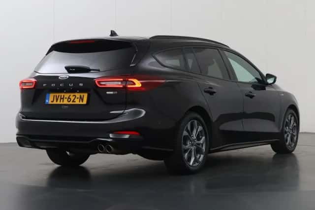 Ford Focus (2023) thumbnail 2