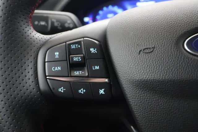 Ford Focus (2023) thumbnail 32