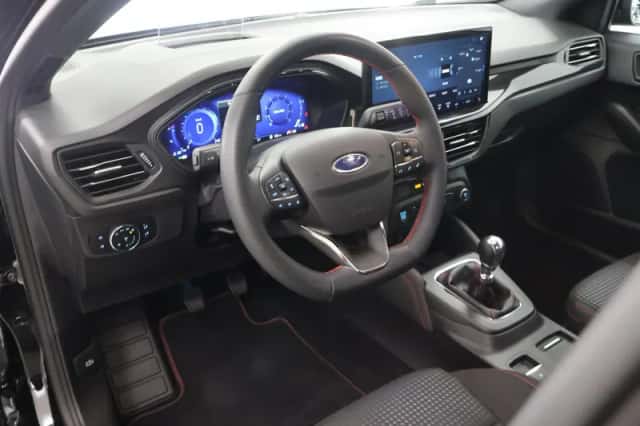 Ford Focus (2023) thumbnail 7