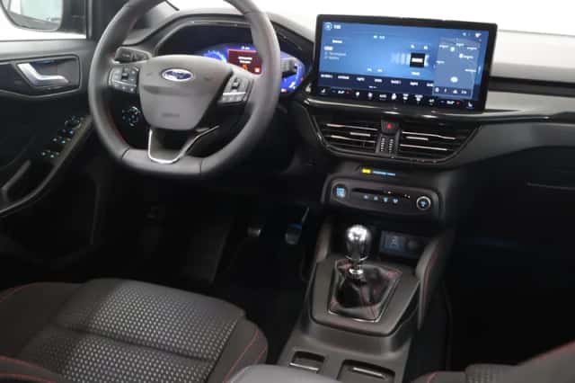 Ford Focus (2023) thumbnail 9