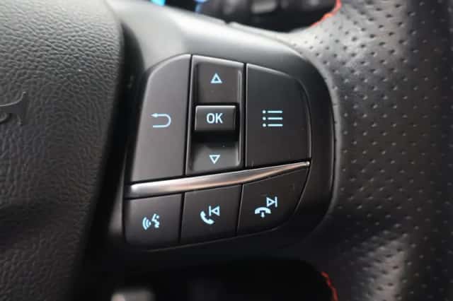 Ford Focus (2021) thumbnail 32