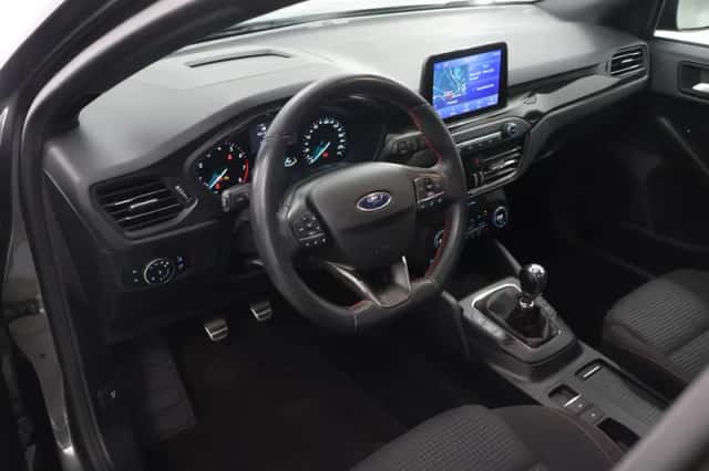 Ford Focus (2021) thumbnail 7
