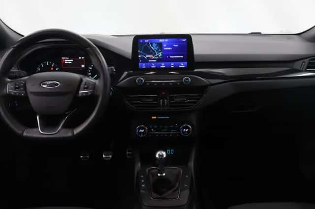 Ford Focus (2021) thumbnail 8