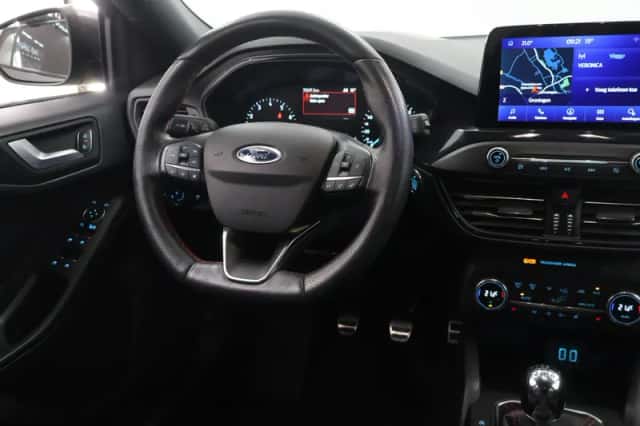 Ford Focus (2021) thumbnail 9