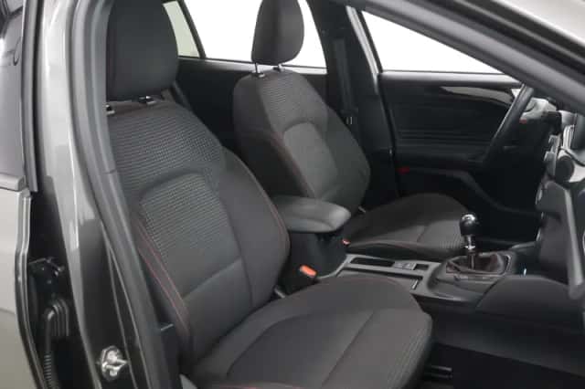 Ford Focus (2021) thumbnail 10