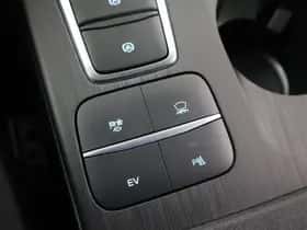 Ford Kuga (2022) thumbnail 30