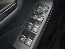 Ford Kuga (2022) thumbnail 39