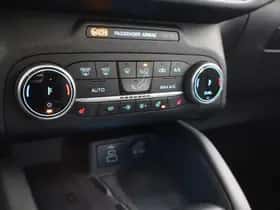 Ford Kuga (2023) thumbnail 25