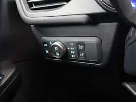 Ford Kuga (2023) thumbnail 37