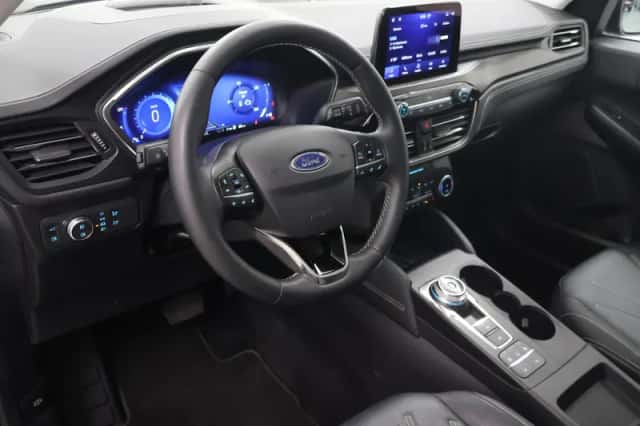 Ford Kuga (2023) thumbnail 7
