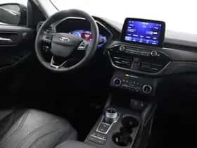 Ford Kuga (2023) thumbnail 9
