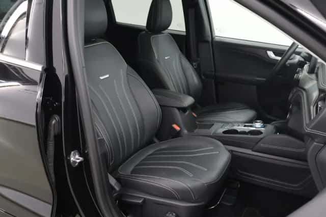 Ford Kuga (2023) thumbnail 10