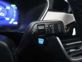Ford Kuga (2022) thumbnail 30