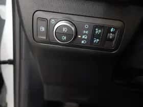 Ford Kuga (2022) thumbnail 33
