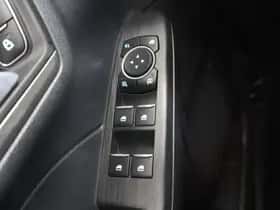 Ford Kuga (2022) thumbnail 34