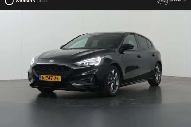 Ford Focus (2022) thumbnail 1