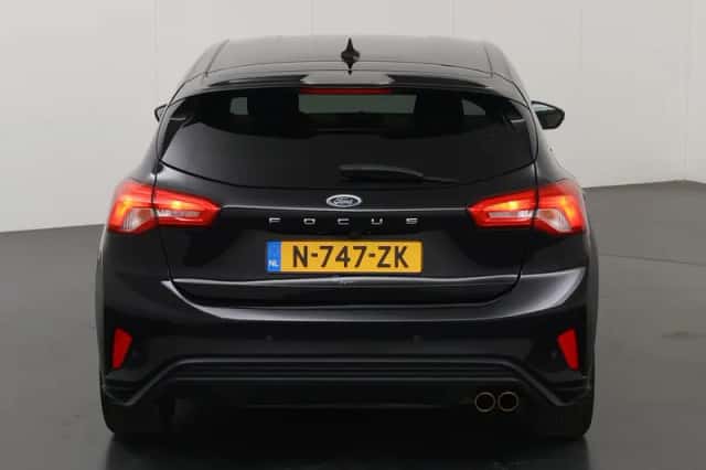 Ford Focus (2022) thumbnail 4
