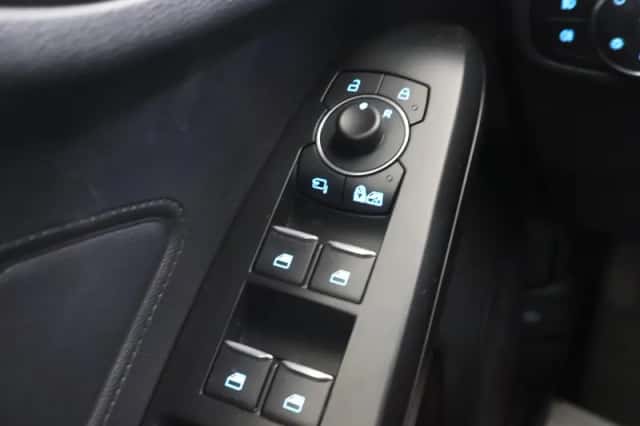 Ford Focus (2022) thumbnail 34