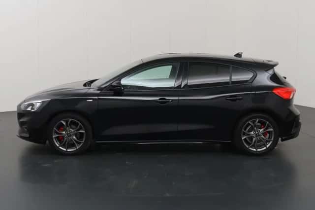 Ford Focus (2022) thumbnail 5