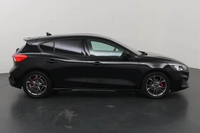 Ford Focus (2022) thumbnail 6