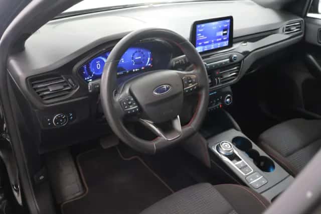 Ford Focus (2022) thumbnail 7