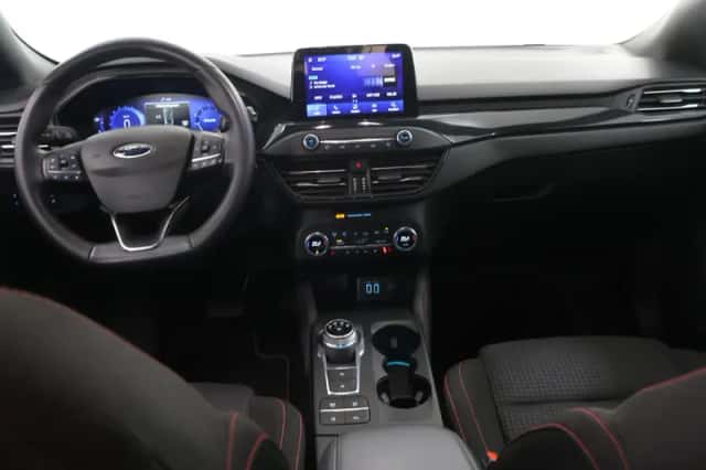 Ford Focus (2022) thumbnail 8