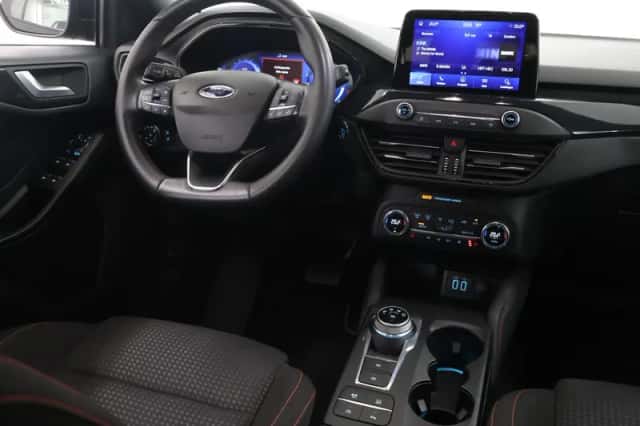 Ford Focus (2022) thumbnail 9