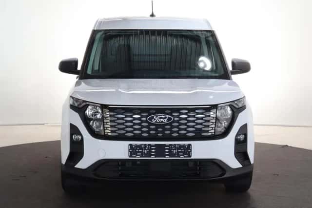 Ford E-Transit Courier (2026) thumbnail 3