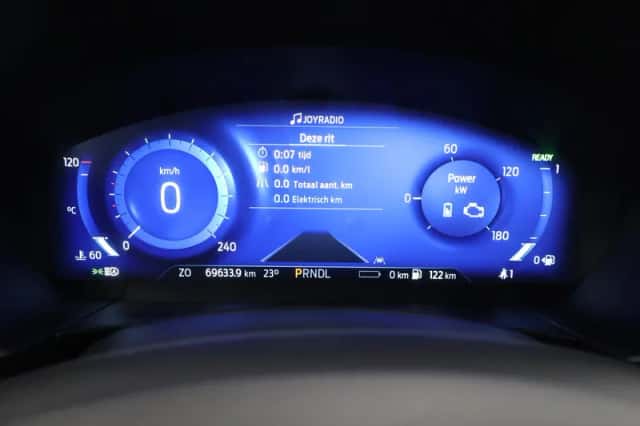 Ford Kuga (2023) thumbnail 12