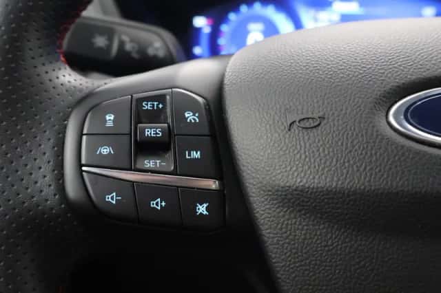 Ford Kuga (2023) thumbnail 33