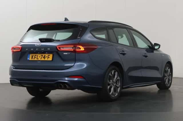 Ford Focus (2023) thumbnail 2