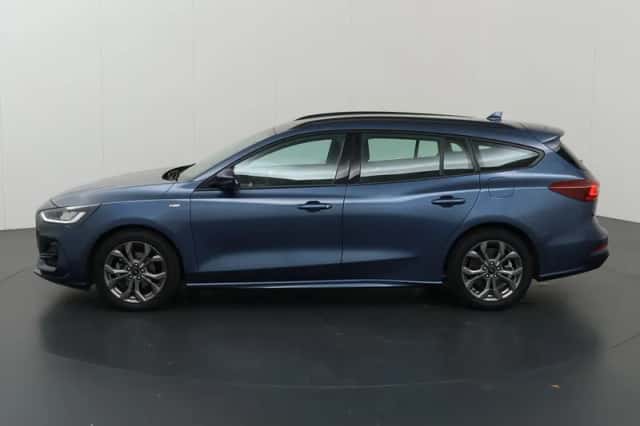 Ford Focus (2023) thumbnail 5