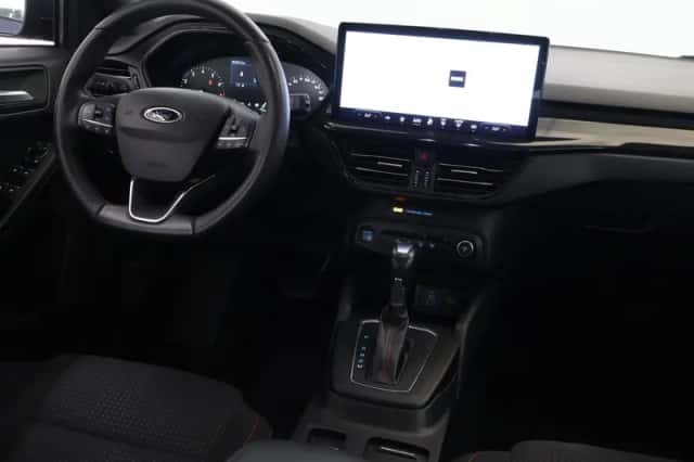 Ford Focus (2023) thumbnail 9